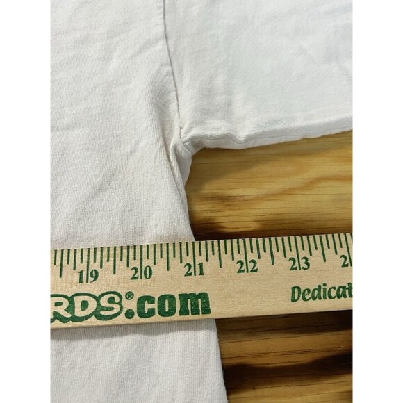 2002 Disney World T-shirt Size Medium White Short Sleeve Pooh Tigger Eeyore VTG - Picture 11 of 12